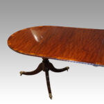 George V triple pillar dining table - Image 7