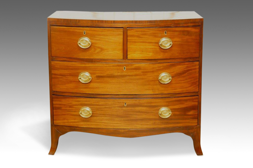GeorgeIIImahoganysmallbowfrontchest-11.jpg Georgian Mahogany Small Bow-Fronted Chest of Drawers - Image 1