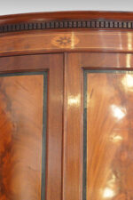 Georgian bow front mahogany hanging corner cabinet - Image 7