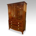 Georgian mahogany linen press - Image 9