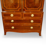 Georgian mahogany linen press - Image 8