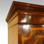 Georgian mahogany linen press - Image 7