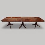 Georgian mahogany 3 pillar dining table