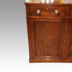 Georgian mahogany linen press - Image 2