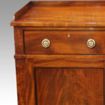 Georgian mahogany linen press - Image 5