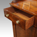 Georgian mahogany linen press - Image 4