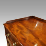 Georgian mahogany linen press - Image 7