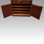 Georgian mahogany linen press - Image 9