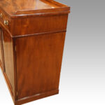 Georgian mahogany linen press - Image 10