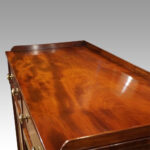 Georgian mahogany linen press - Image 12