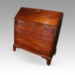 Georgian mahogany small bureau - Image 3