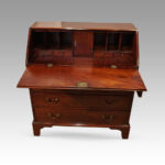 Georgian mahogany small bureau - Image 2