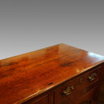Georgian oak dresser with central drawers and cupboard - Image 3