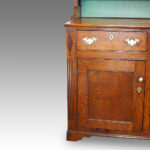 Georgian oak north country dresser with rack - Image 4