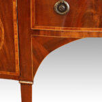 Georgian mahogany sideboard of serpentine shape - Image 2