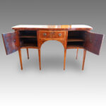 Georgian mahogany sideboard of serpentine shape - Image 5