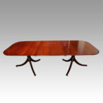 Georgian style extending dining table - Image 4