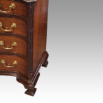 Georgian style mahogany serpentine chest - Image 4