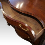 Georgian style mahogany serpentine chest - Image 7