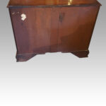 Georgian style mahogany serpentine chest - Image 8