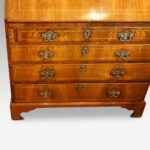 Georgian walnut bureau - Image 6