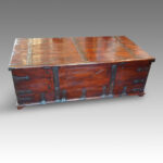 Antique Colonial hardwood coffee table trunk - Image 5