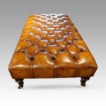 Large Chesterfield buttoned leather stool - Image 2