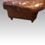 Large buttoned leather chesterfield - Image 4