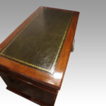 Late Victorian pedestal desk - Image 7