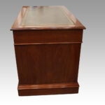 Late Victorian pedestal desk - Image 6
