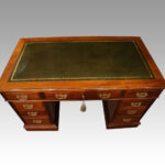 Late Victorian pedestal desk - Image 2