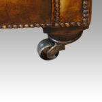 Leather button back 2-seat Chesterfield - Image 4