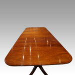 George V mahogany 3 pillar dining table - Image 8