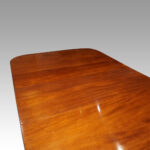 George V mahogany 3 pillar dining table - Image 2