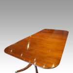 George V mahogany 3 pillar dining table - Image 3