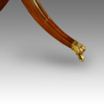 Mahogany triple pillar dining table of the Georgian style - Image 7