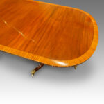 Mahogany triple pillar dining table of the Georgian style - Image 5