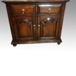 Oak small panelled cupboard - Image 7
