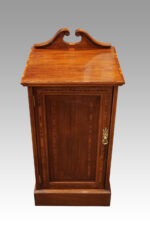 Pair Edwardian mahogany bedside cabinets - Image 5