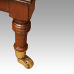 Pair of Georgian style bedside chests - Image 5