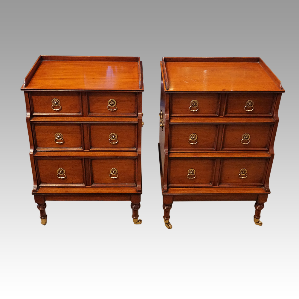Pair-Georgian-style-bedside-chests.jpg Pair of Georgian style bedside chests - Image 1
