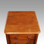 Pair Victorian mahogany bedside chests - Image 2