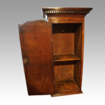 Pair of Antique oak hanging cabinets - Image 3