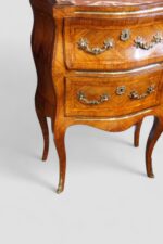 Pair of Continental bedside chests - Image 8