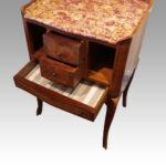 Pair of French bedside cabinets - Image 9