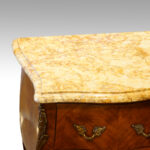Pair of French bedside cabinets - Image 5