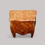 Pair of French inlaid bedside chests - Image 3