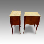 Pair of French walnut bedside cabinets - Image 4