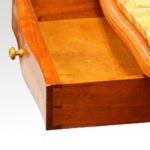 Pair of French walnut and kingwood inlaid marble top bedside cabinets - Image 9