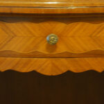 Pair of French walnut and kingwood inlaid marble top bedside cabinets - Image 8
